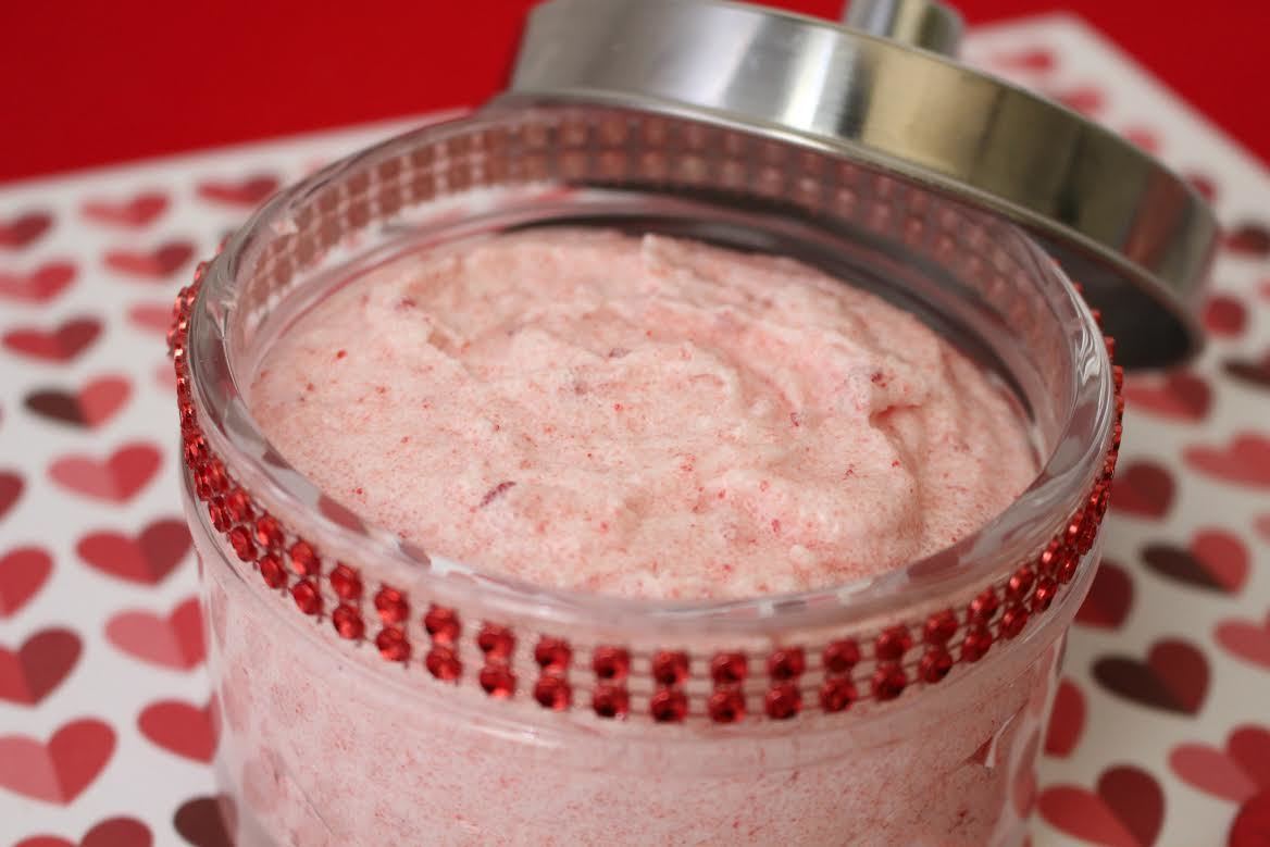DIY Whipped Peppermint Body Scrub - great homemade spa gift idea for Valentine's Day!